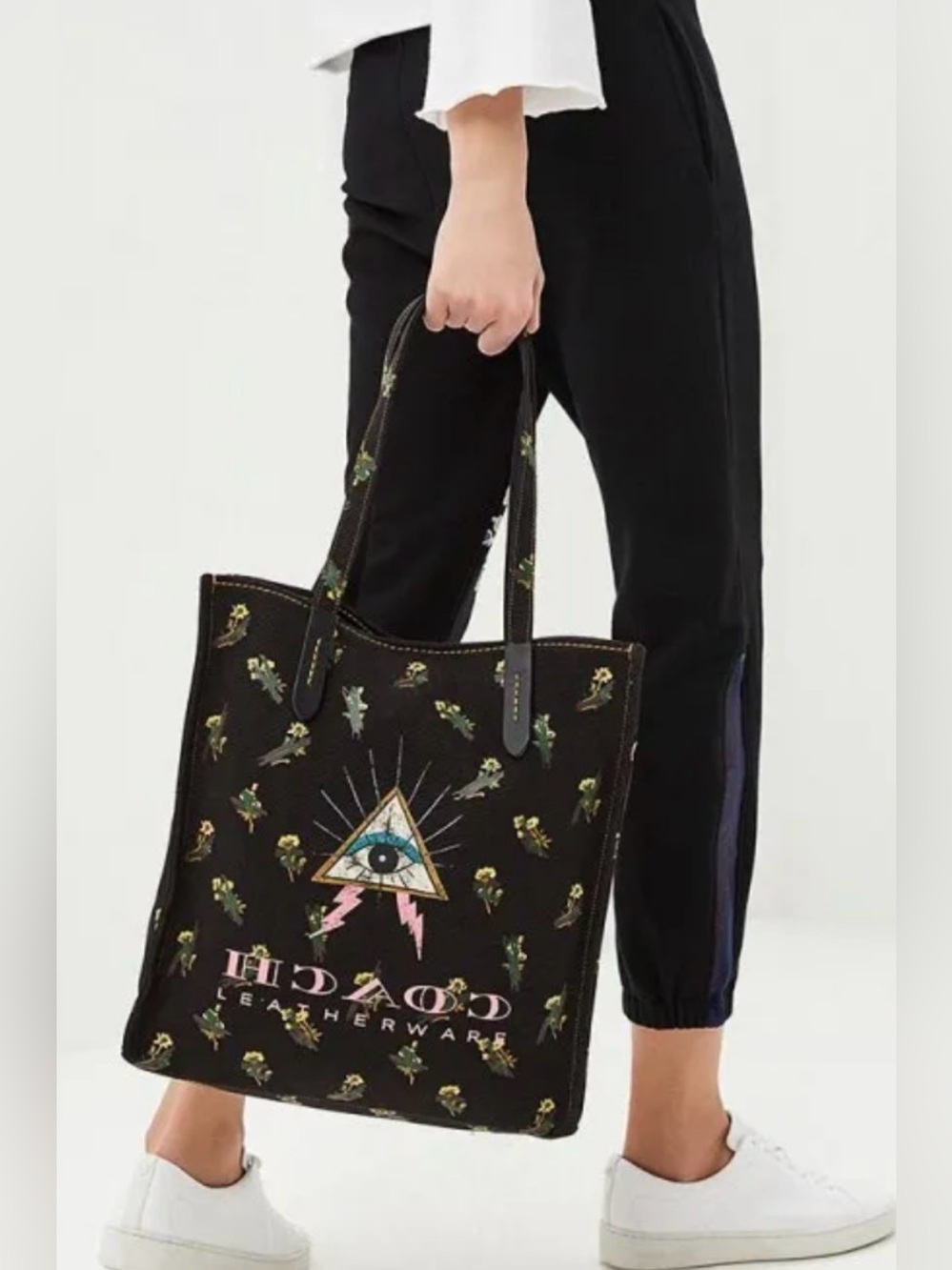 Pyramid eye canvas Tote Bag